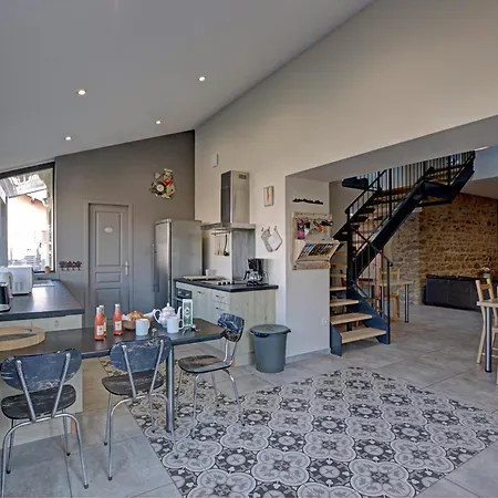Familial 200m² Avec Jardin, Terrasse, Jeux, Et Confort Moderne A - Fr-1-496-203 * Chazelles-sur-Lyon